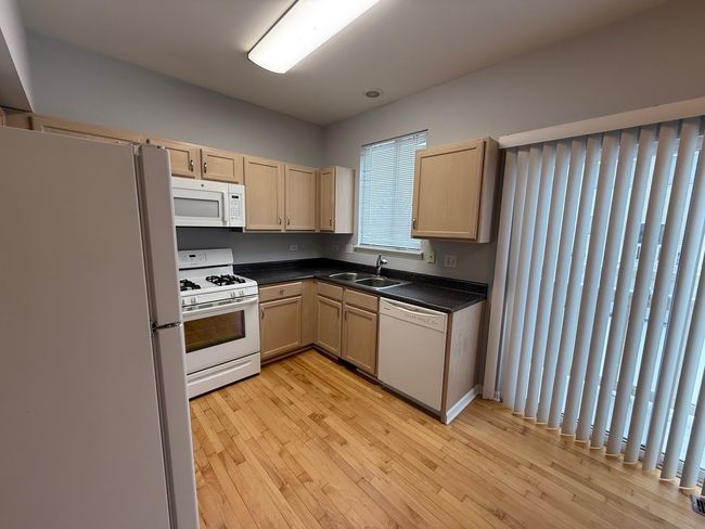 1493 - 1493 Sashay Ct, Townhouse with 2 bedrooms, 2 bathrooms and 2 parking in Gurnee IL | Image 11