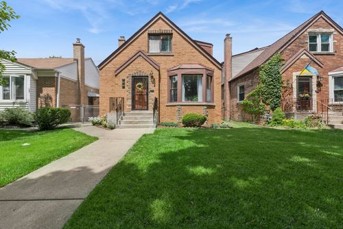 2009 Keeney St, Evanston, IL, 60202-1980 | Card Image