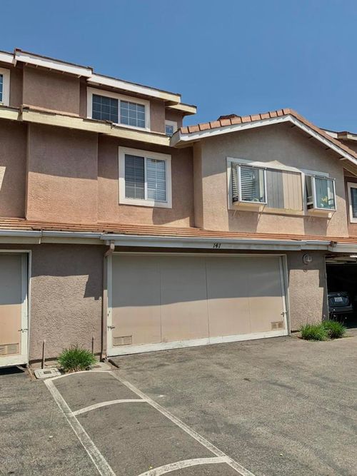 141 Amagro Way, Oxnard, CA, 93033-8469 | Card Image