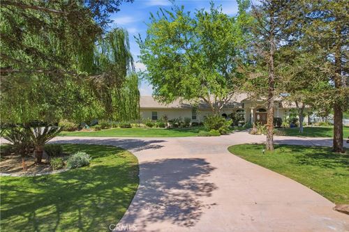1148 Basta, Bakersfield, CA, 93308 | Card Image