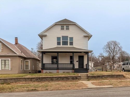 1109 S 33rd Street, St Joseph, MO, 64507 | Card Image