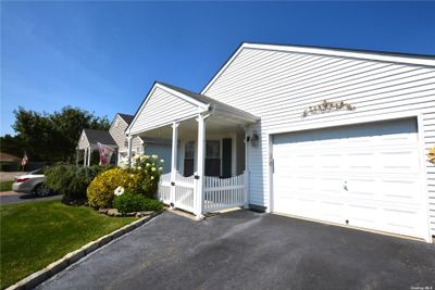 3 - 3 Strawberry Patch Court, Condo with 2 bedrooms, 2 bathrooms and null parking in Manorville NY | Image 3