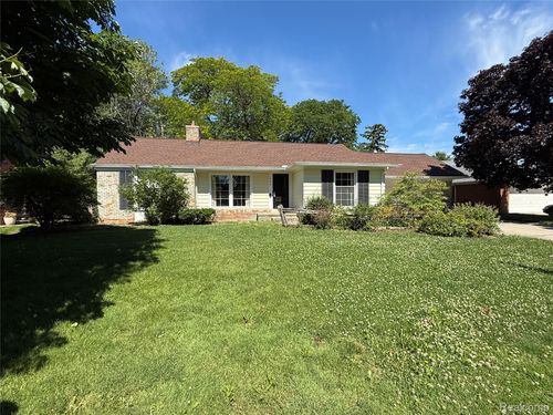 489 Chalfonte Ave, Grosse Pointe Farms, MI, 48236-2939 | Card Image