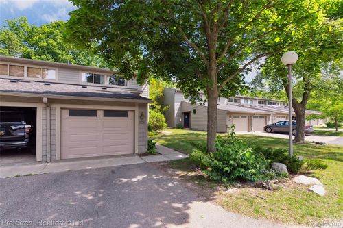 3131 Lake Haven Dr, Ann Arbor, MI, 48105-2503 | Card Image