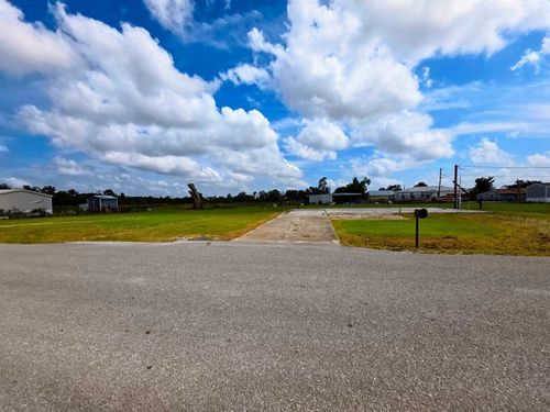 212 E 45th St, Cut Off, LA, 70345-2726 | Card Image