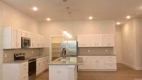 1201-330 E Carson St, San Antonio, TX, 78208-1196 | Card Image