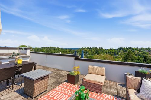 a-1806 25th Ave, Seattle, WA, 98122-3024 | Card Image