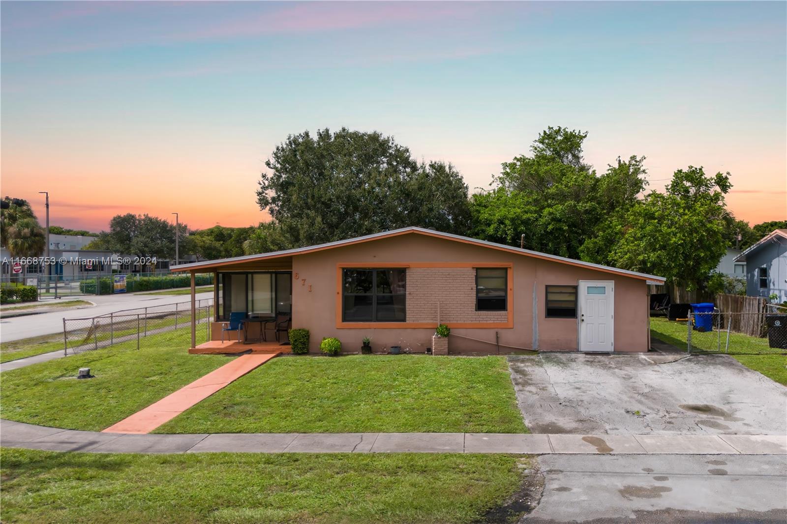 28th Ter, Fort Lauderdale, FL 33312