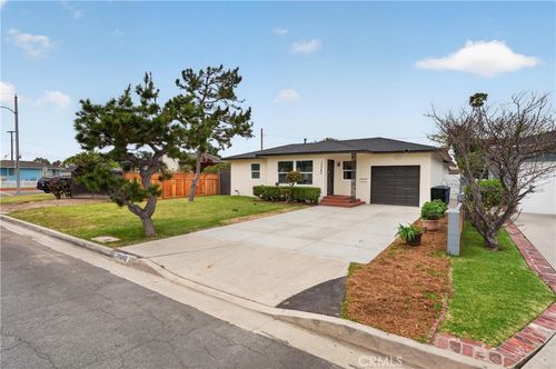 10563 Bluefield Ave, Whittier, CA, 90604-1411 | Card Image