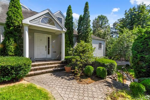 17 Bellain Ave, Harrison, NY, 10528-3001 | Card Image