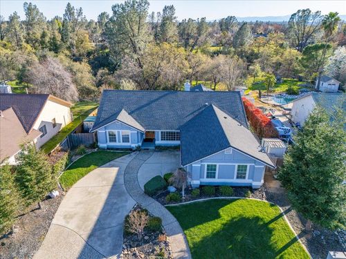 2995 Howard Dr, Redding, CA, 96001-6104 | Card Image