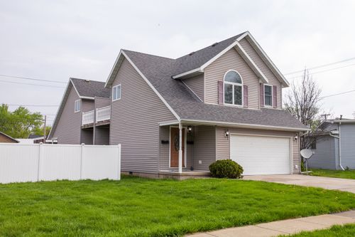 201 W Center St, Le Roy, IL, 61752-1734 | Card Image