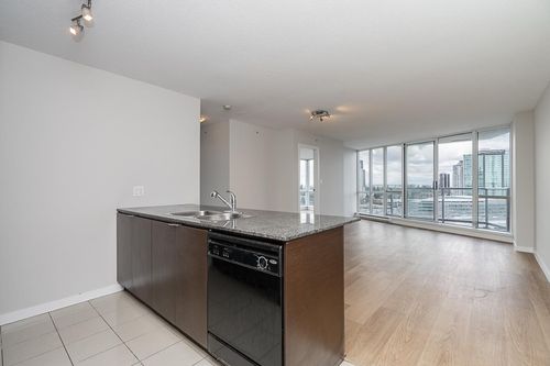 2002-13618 100 Avenue, Surrey, BC, V3T0A8 | Card Image