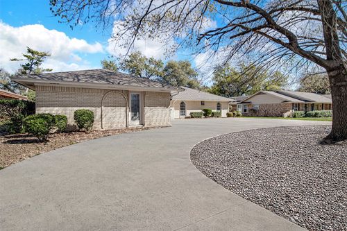 4266 Balboa Dr, Fort Worth, TX, 76133-5404 | Card Image