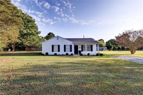 6821 Michael Ln, Hayes, VA, 23072-3204 | Card Image