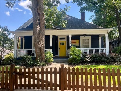 528 Holderness St Sw, Atlanta, GA, 30310-1751 | Card Image