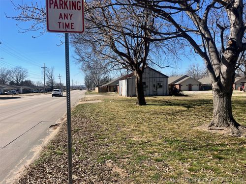 811 S Adair St, Pryor, OK, 74361-6009 | Card Image