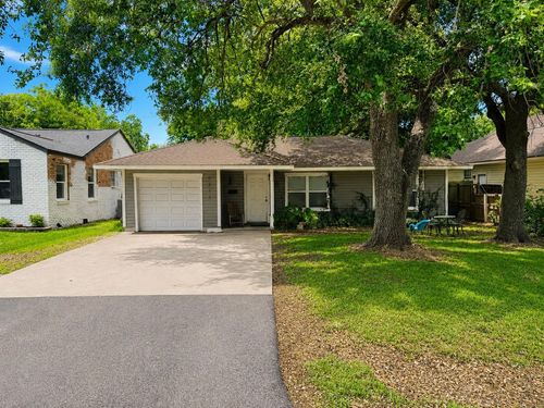 6210 East Dr, Groves, TX, 77619-4405 | Card Image