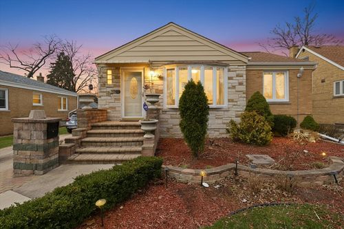 2352 S 2nd Ave, North Riverside, IL, 60546-1309 | Card Image