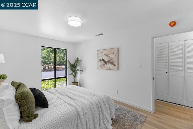 2408 Westcliffe Ln, Townhouse with 2 bedrooms, 1 bathrooms and 1 parking in Walnut Creek CA | Image 9