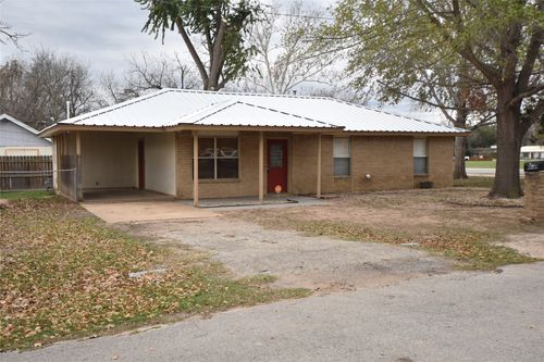 608 Wilkes St, Smithville, TX, 78957-1645 | Card Image
