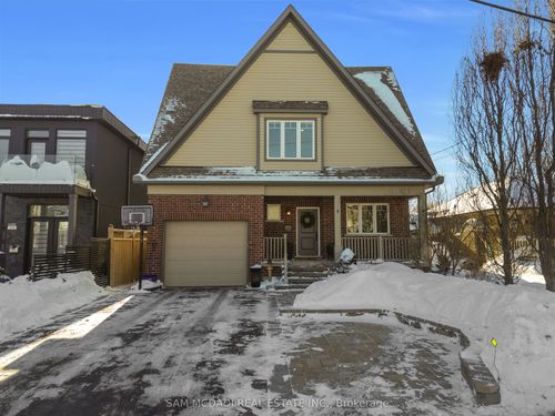 38 Pine Ave N, Mississauga, ON, L5H2P8 | Card Image