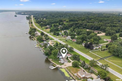 22799 Great River Rd, Le Claire, IA, 52753-9127 | Card Image