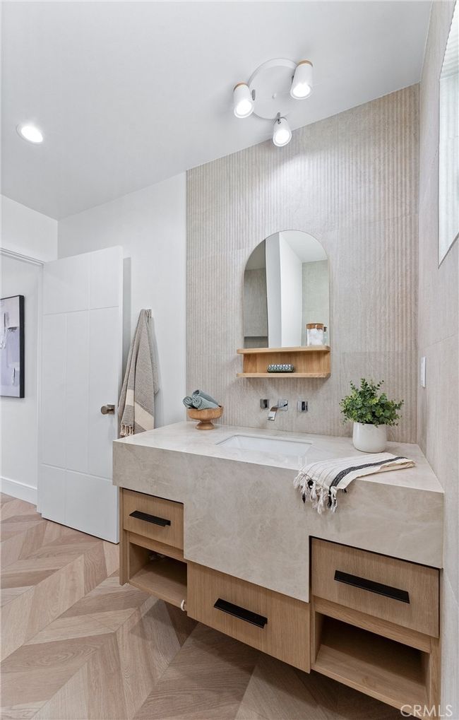 869 Santa Ana St, House other with 2 bedrooms, 3 bathrooms and 4 parking in Laguna Beach CA | Image 18