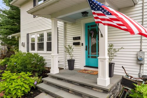 174 Kenyon Ave, South Kingstown, RI, 02879-4244 | Card Image