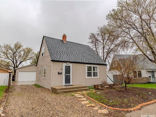 9 Minto Pl, Saskatoon, SK, S7L1C4 | Card Image