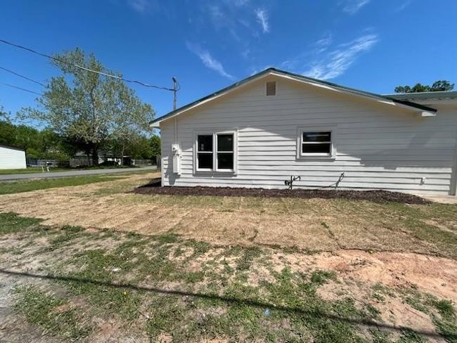 317 W Elm St, House other with 3 bedrooms, 2 bathrooms and null parking in Whitewright TX | Image 25