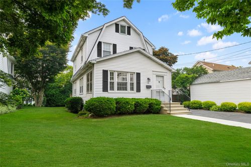 10 Henry St, Rye, NY, 10580-1113 | Card Image