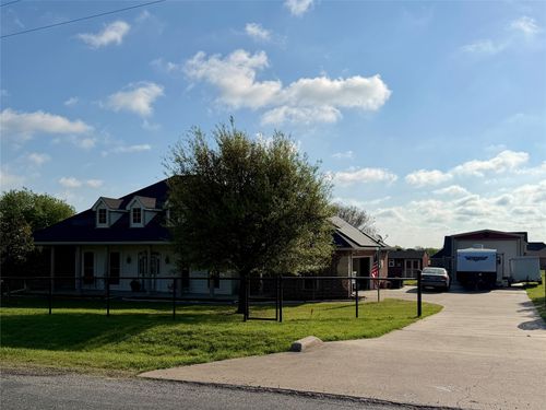 1333 E Highland Rd, Waxahachie, TX, 75167-7203 | Card Image