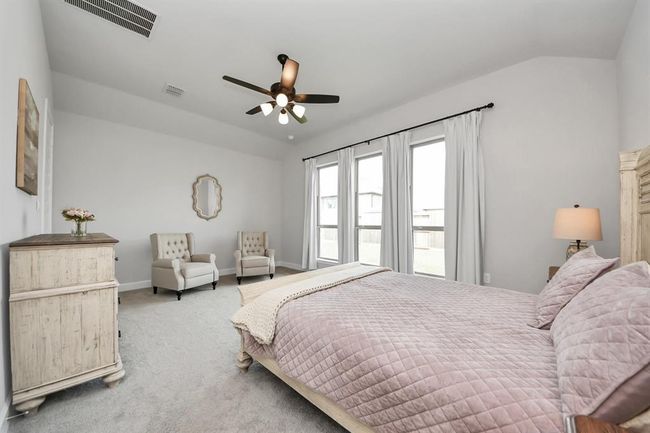 12310 Grassy Bend Dr, House other with 3 bedrooms, 2 bathrooms and 2 parking in Mont Belvieu TX | Image 13
