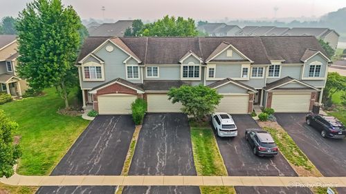 1284 W Lake Dr, Cary, IL, 60013 | Card Image
