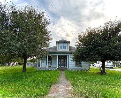 219 N Smyth St, Mart, TX, 76664-1150 | Card Image