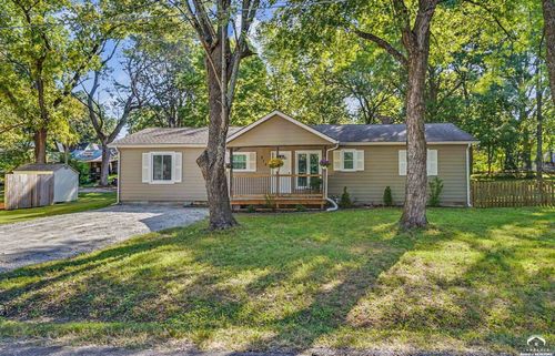 814 4th St, Baldwin City, KS, 66006-5008 | Card Image
