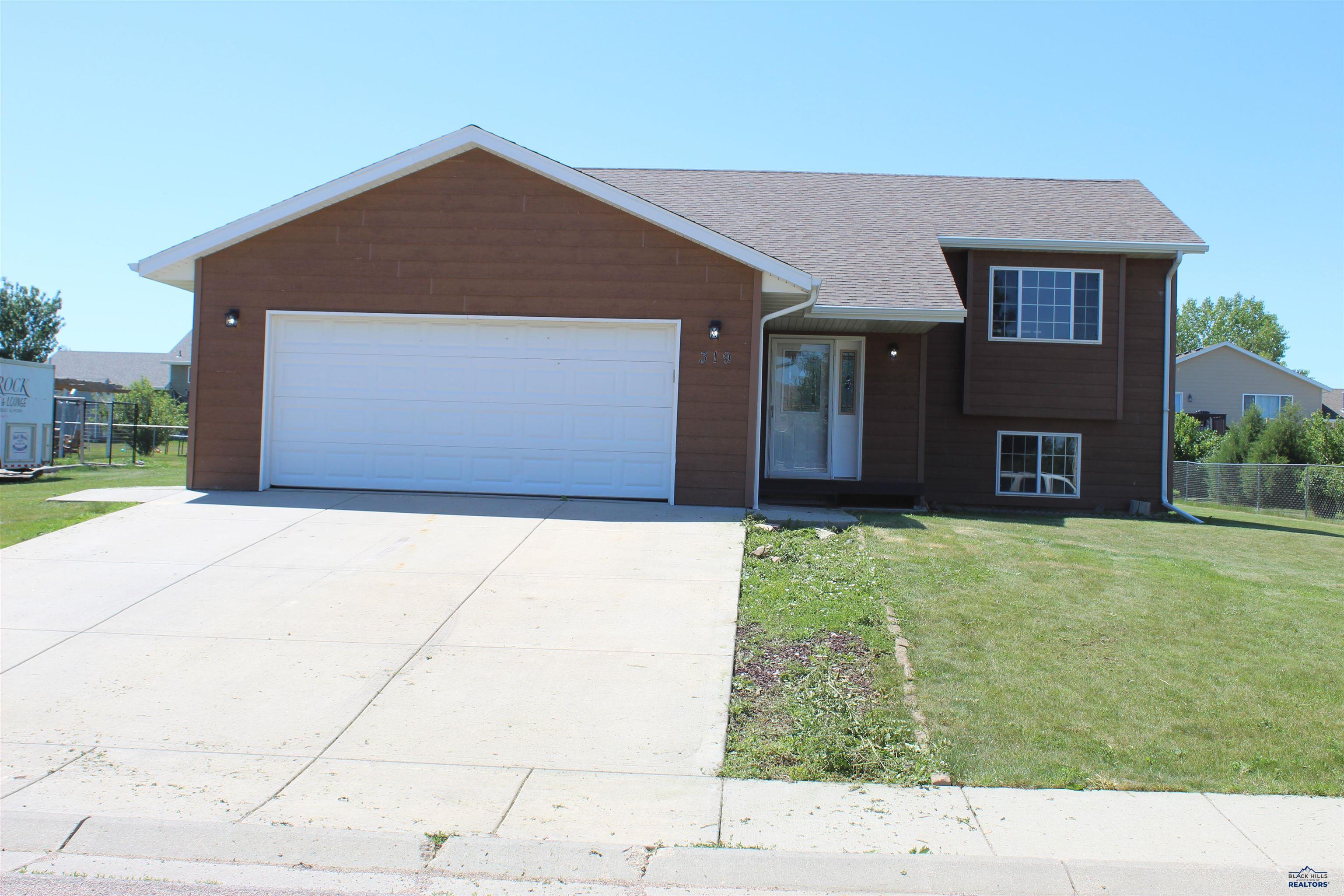 Ruhe Ln, Box Elder, SD 57719
