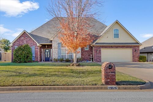 25576 Blackberry Boulevard, Claremore, OK, 74019 | Card Image