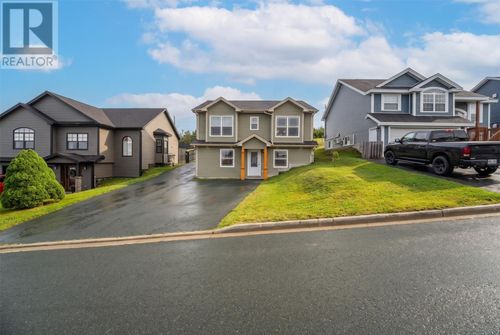 15 Hartland Ave, Paradise, NL, A1L0V2 | Card Image