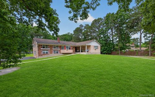 10 Otsego Ave, Dix Hills, NY, 11746-8011 | Card Image