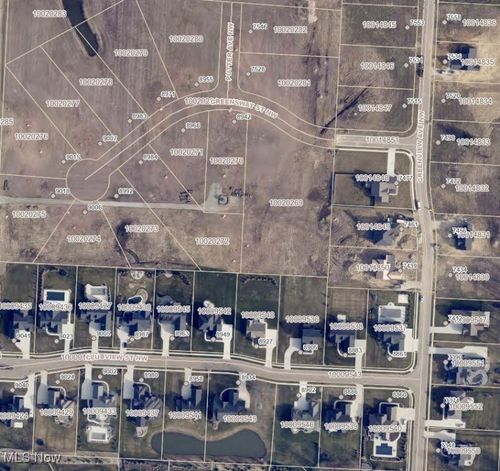 8955 Greenway Tr St Nw, Massillon, OH, 44647 | Card Image