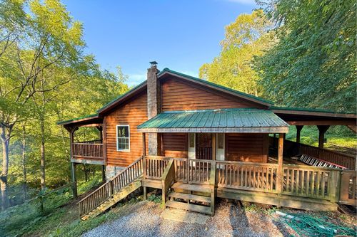 195 Ron Mark Ln, Gainesboro, TN, 38562-5038 | Card Image