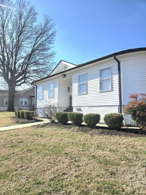 210 N Main St, Goodlettsville, TN, 37072-1550 | Card Image