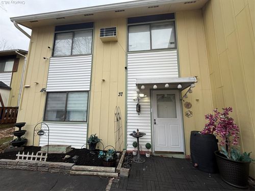 37 Robert Rd, Kiamesha Lake, NY, 12751-5015 | Card Image
