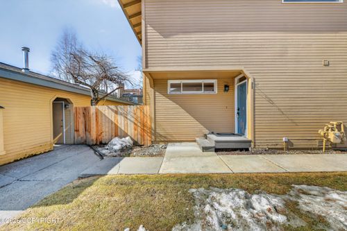 5d-6400 E Northern Lights Blvd, Anchorage, AK, 99504-3378 | Card Image