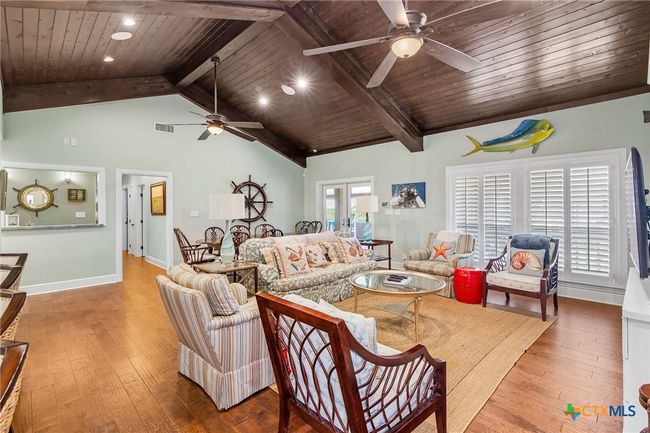 2133 W Maple St, House other with 4 bedrooms, 5 bathrooms and null parking in Port O Connor TX | Image 11