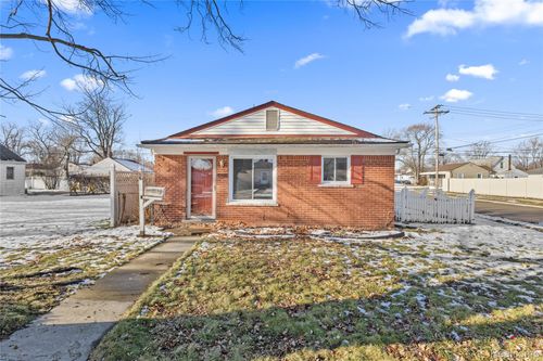 4902 Fleming St, Dearborn Heights, MI, 48125-3414 | Card Image