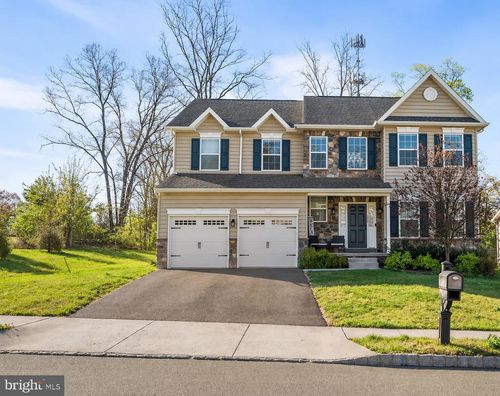 3009 Lynwood Ct, PENNSBURG, PA, 18073-1219 | Card Image