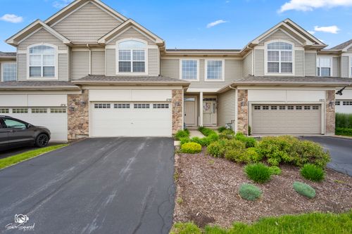1753 Fieldstone Dr S, Shorewood, IL, 60404-7402 | Card Image